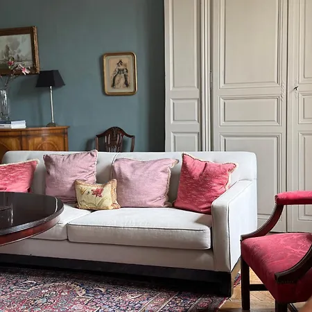L Epernon Bed & Breakfast