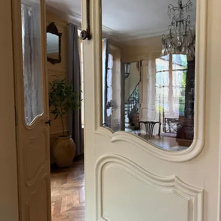 L Epernon Bed & Breakfast